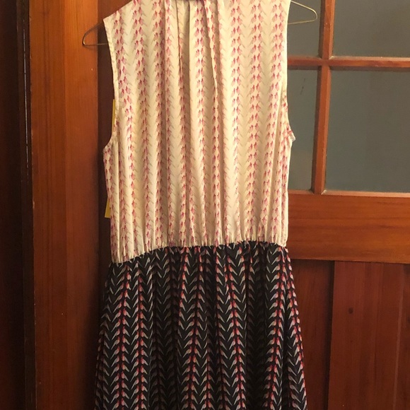 Cheerful birds summer dress - Picture 1 of 8
